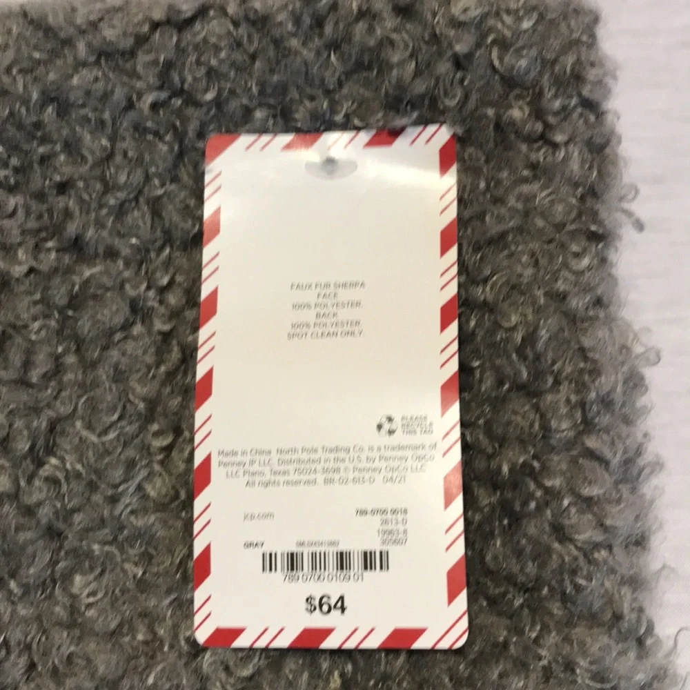 Nwt 4 North Pole Sherpa gray placemats.